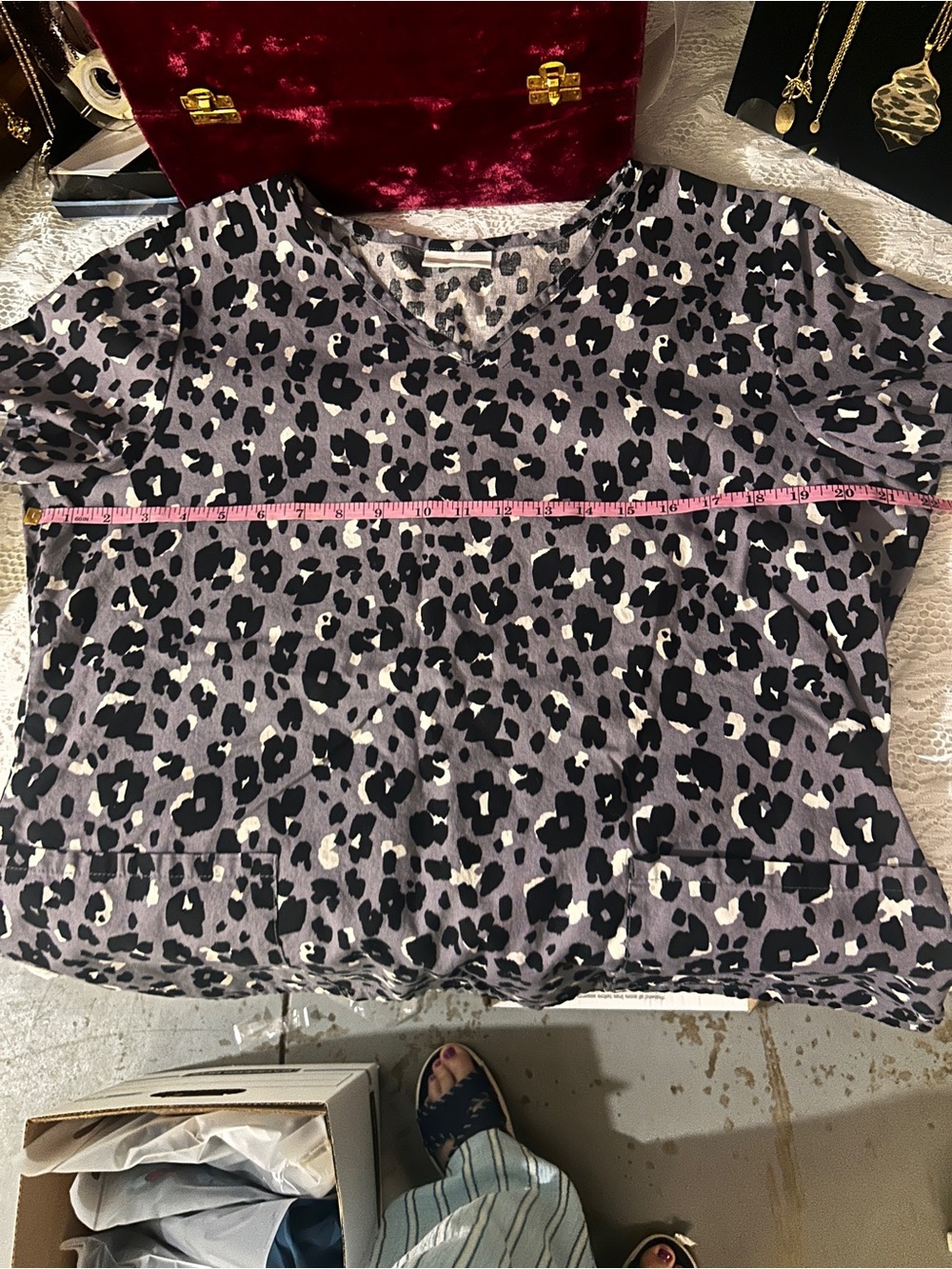Scrubstar  Leopard Print Short Sleeve Scrub top - Picture 4 of 7
